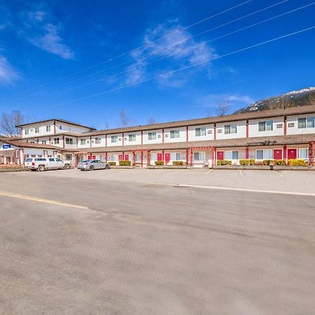 The Revelstoke Gateway Inn Exterior foto