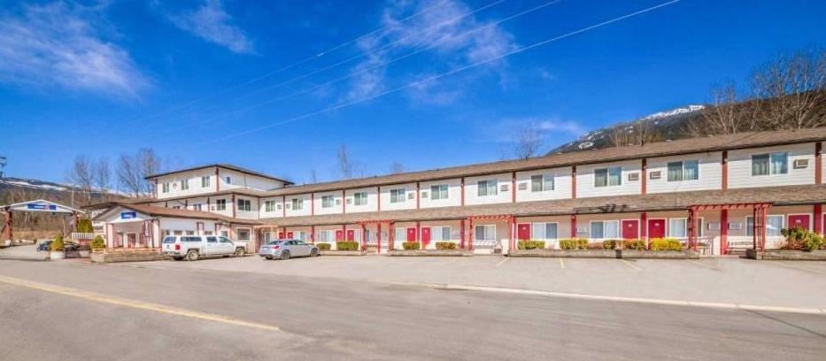 The Revelstoke Gateway Inn Exterior foto